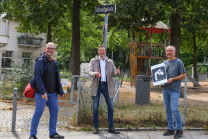Peter Schwab, Martin Körner & Jörg Trüdinger könnten sich einen Brunnen am Urachplatz vorstellen. Foto: Damasko